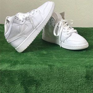 White Nike Air Jordans